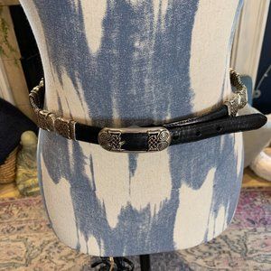 Brighton Vintage women reversible black and brown belt with unique design M-30"